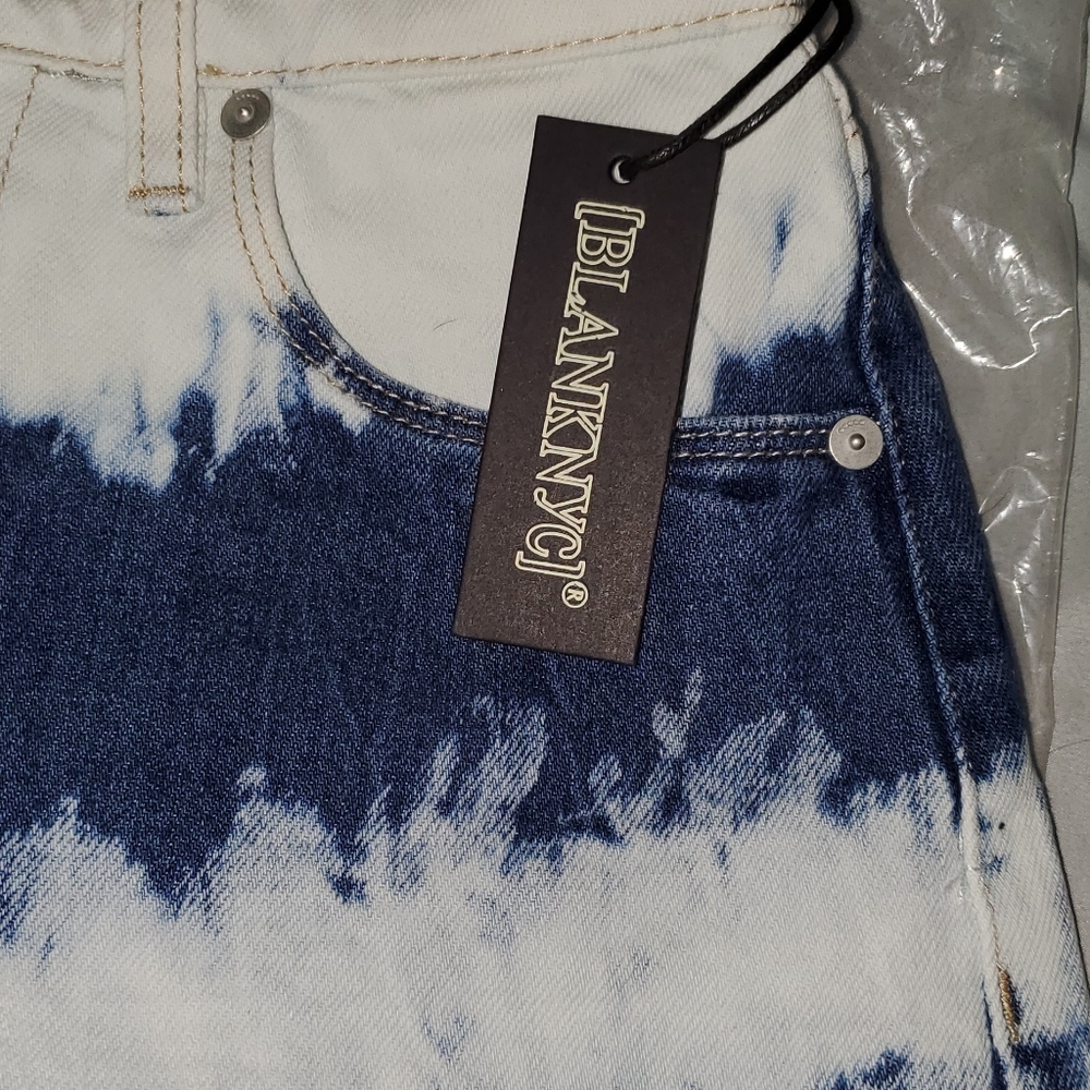 💥SALE💥Blank NYC Barrow Denim Shorts - Picture 7 of 7